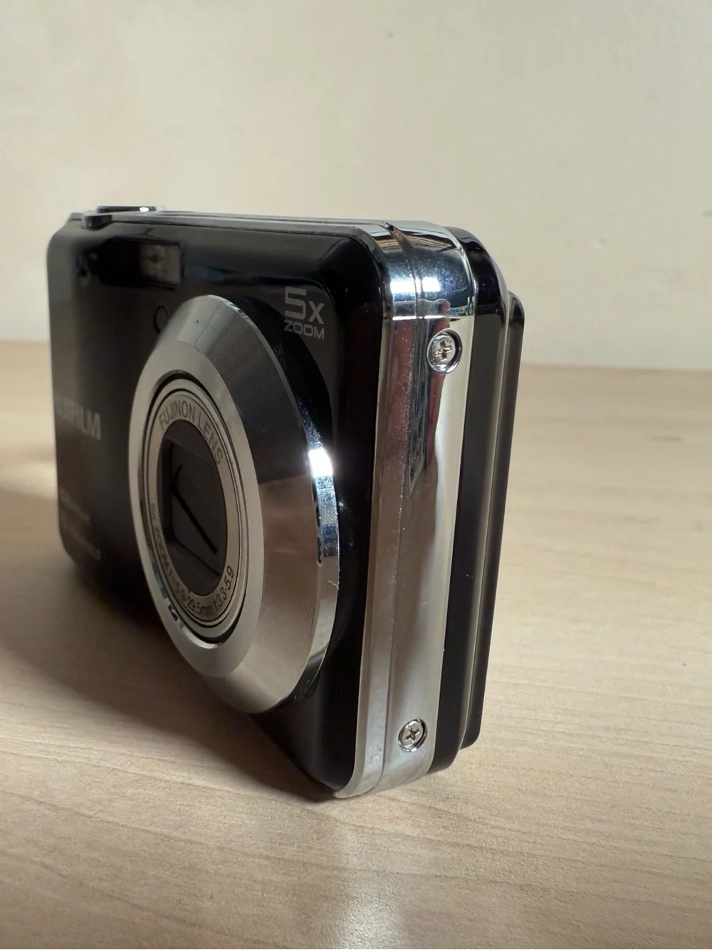 FujiFilm FinePix AX655 16MP Digital Point and Shoot Camera w/5x Optical Zoom